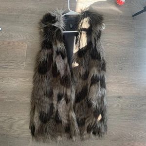 H&M Faux Fur Vest xs